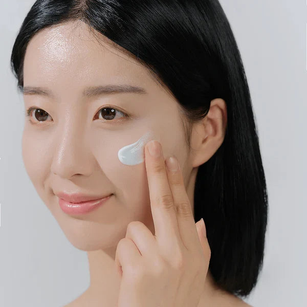 SKIN1004-Madagascar Centella HYALU-CICA Water-Fit Sun Serum SPF50+ PA++++